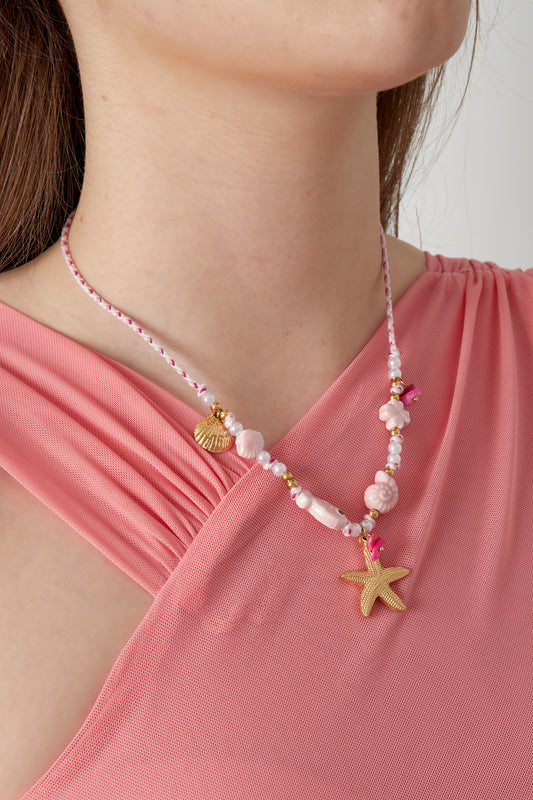 Ketting met schelpen en zeesterren