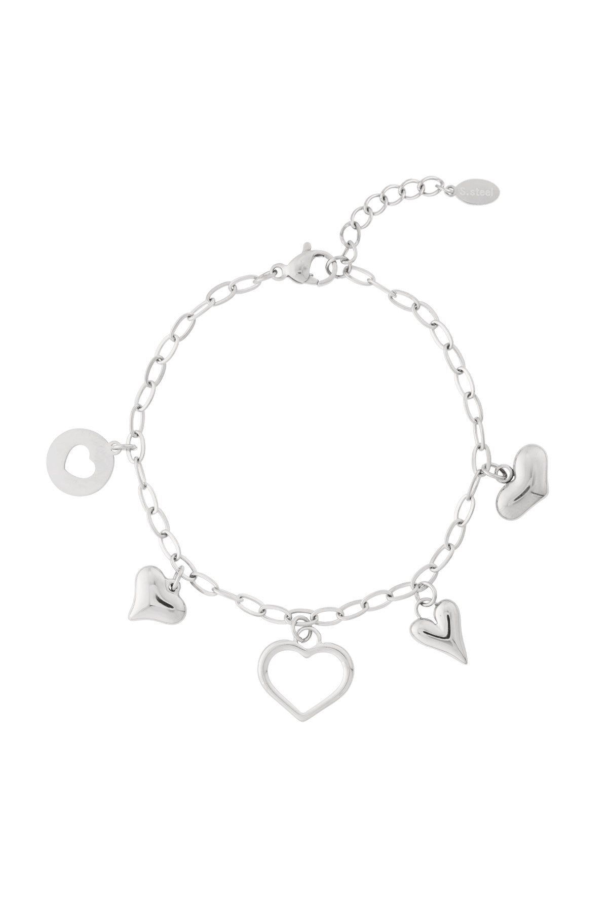 Armband met verbonden harten en gemengde hartbedels