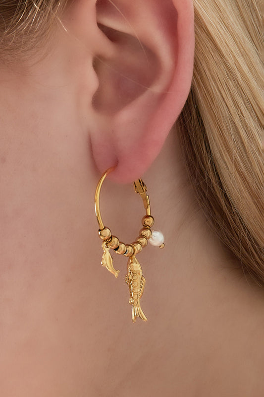 Oorringen met visjes als bedel