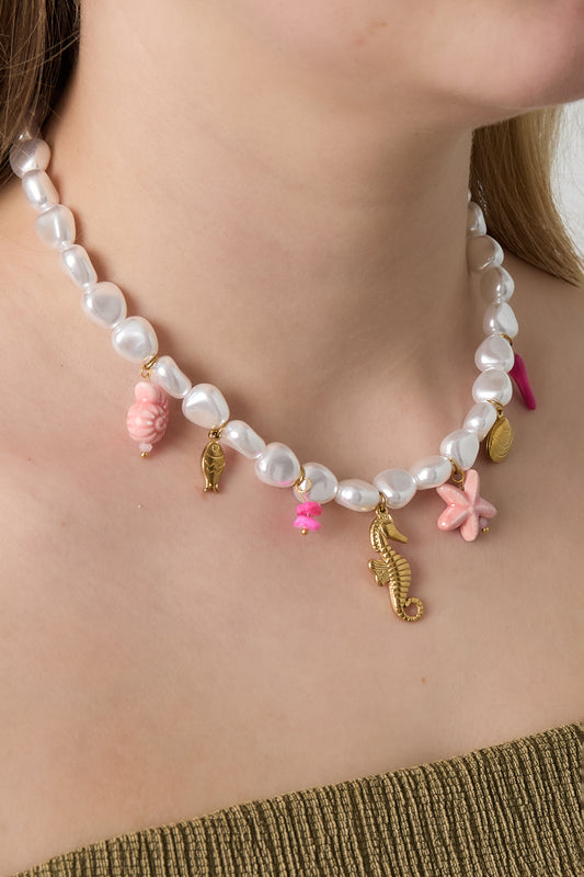 Ketting met zeepaardje en oceaan bedeltjes