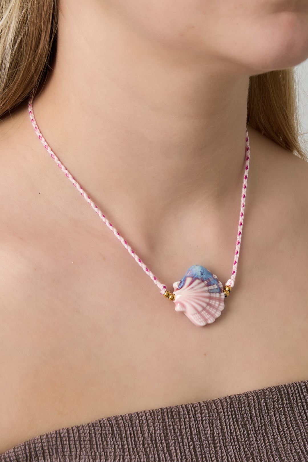 Schelpketting met koord
