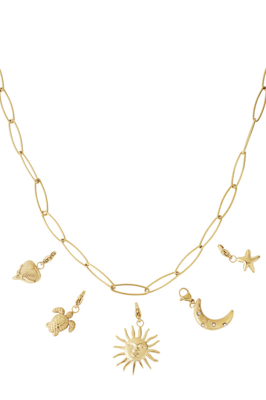 Ketting met zon-, maan- en zeebedels